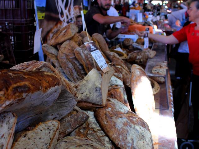 Marché de producteur sous les halles Chatillon sur Chalaronne