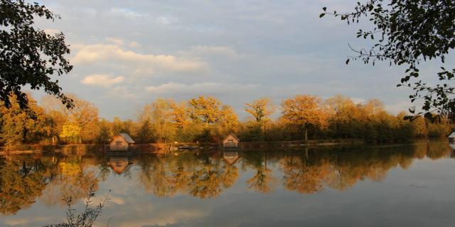 Cabanes flottantes au Domaine de la Dombes