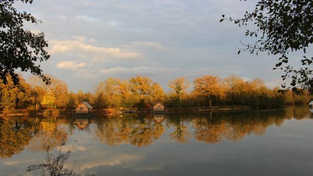 Cabanes flottantes au Domaine de la Dombes