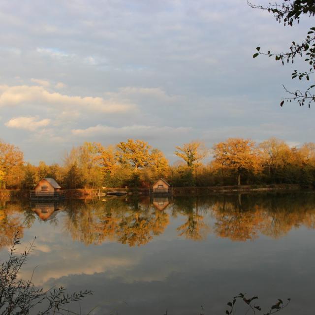 Cabanes flottantes au Domaine de la Dombes