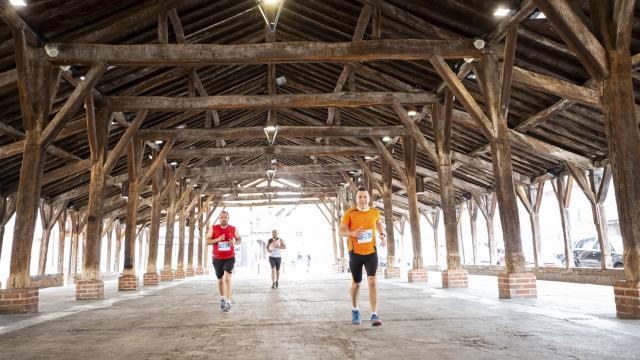 Semi Marathon Bresse Dombes sous les Halles de Chatillon sur chalaronne