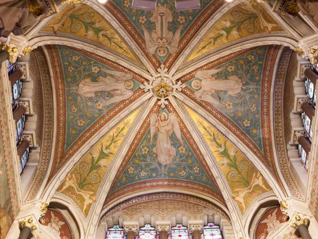 Intérieur De La Basilique Saint Sixte à Ars