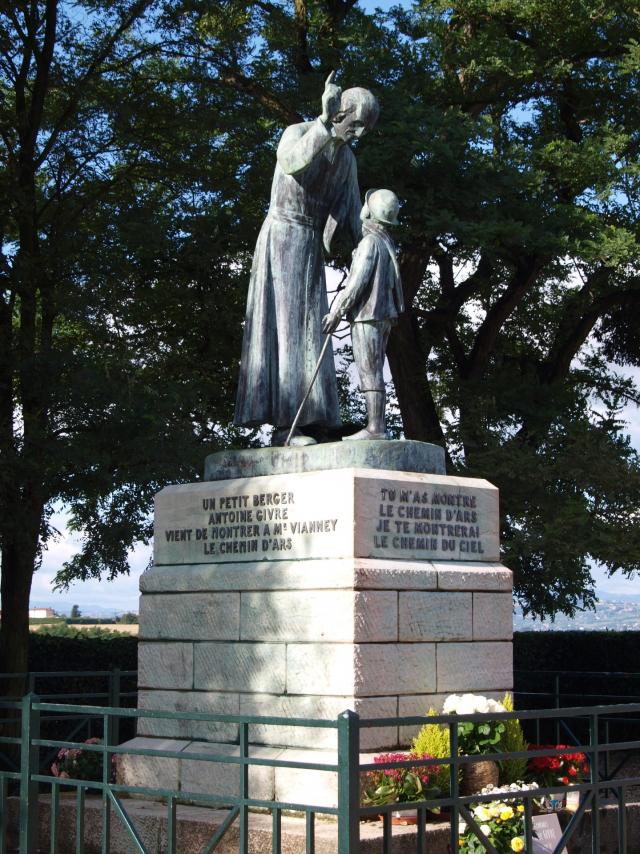 Monument de la Rencontre à Ars