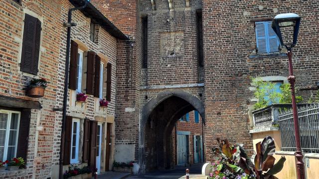 Porte de Villars classé monument historique