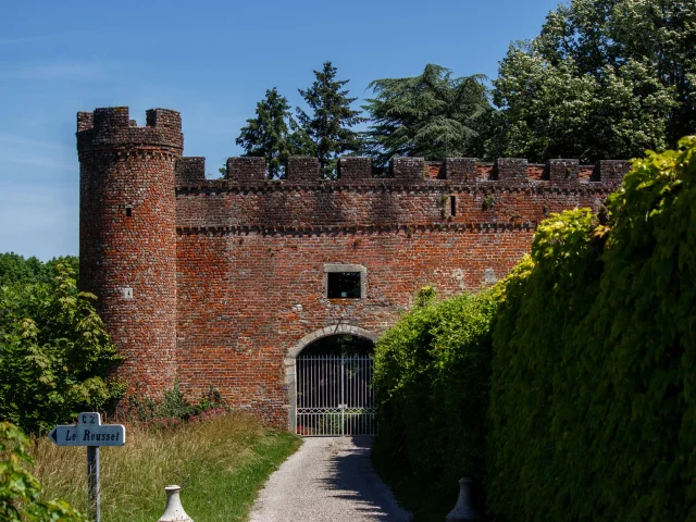 Château de Grammont en briques rouges